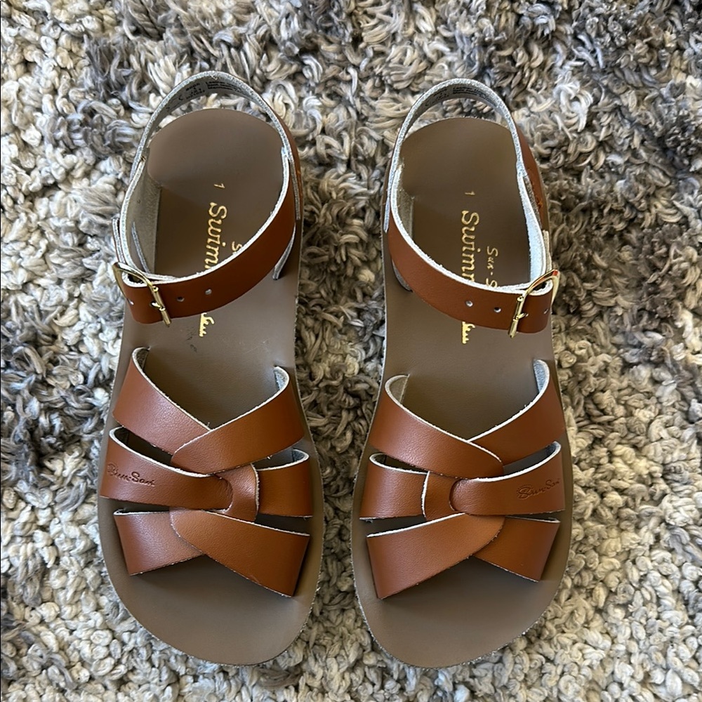 Little girl brown leather sandals by Sun San